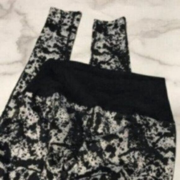 Reel Legend Women's Black & White Keep it Cool Splatter Leggings Size XS - Picture 8 of 9